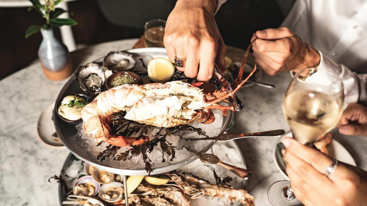 Intercontinental Wellington By Ihg Hotel Luaran gambar A seafood platter