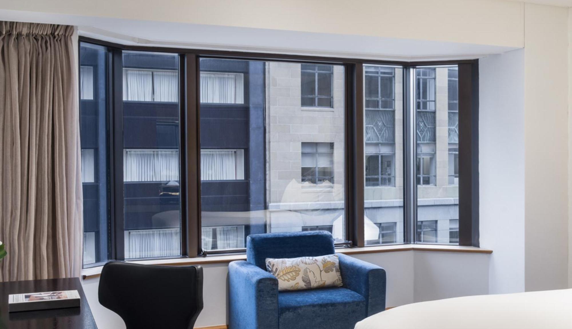 Intercontinental Wellington By Ihg Hotel Luaran gambar A curved window