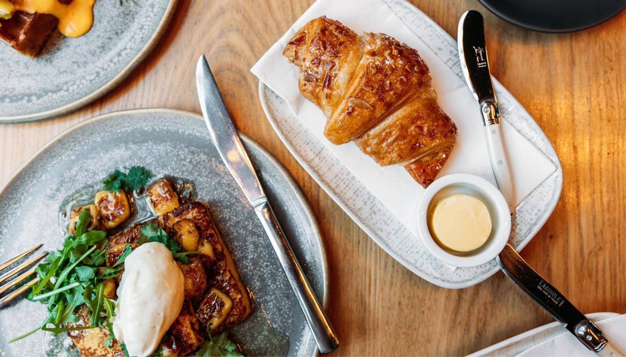 Intercontinental Wellington By Ihg Hotel Luaran gambar A croissant at the restaurant