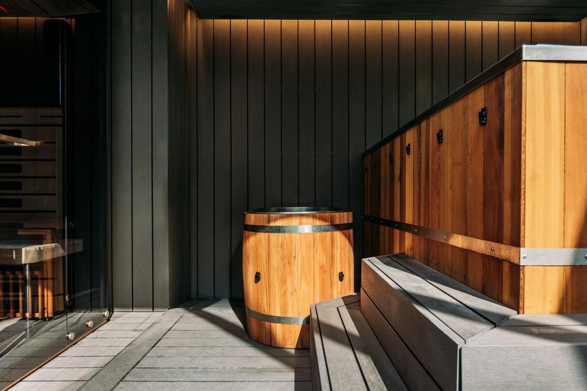 Intercontinental Wellington By Ihg Hotel Luaran gambar The interior of the barrel cellar at the distillery