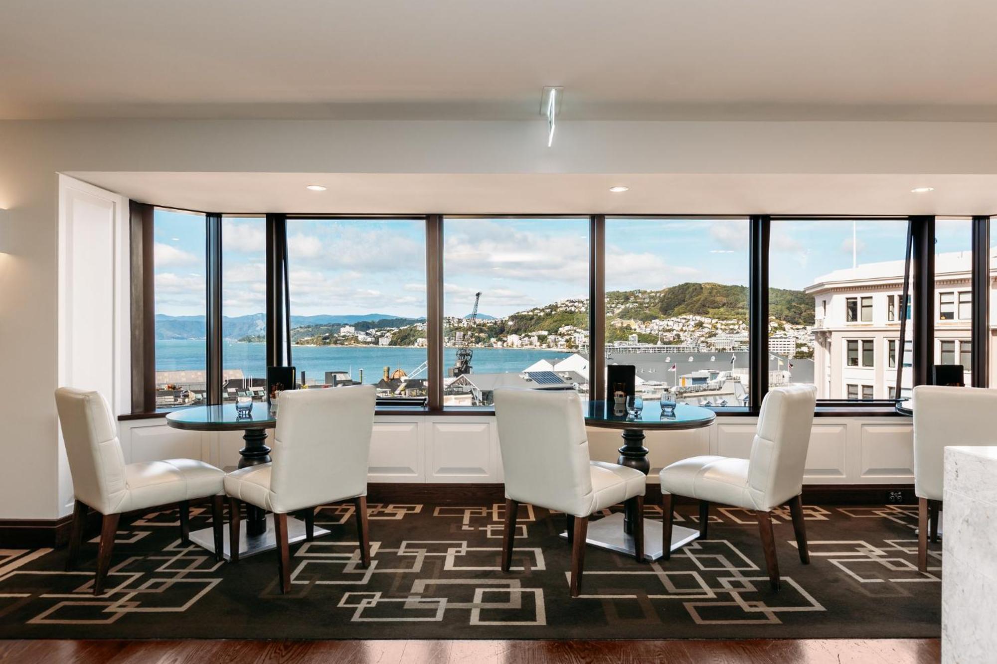 Intercontinental Wellington By Ihg Hotel Luaran gambar A dining room in a penthouse apartment